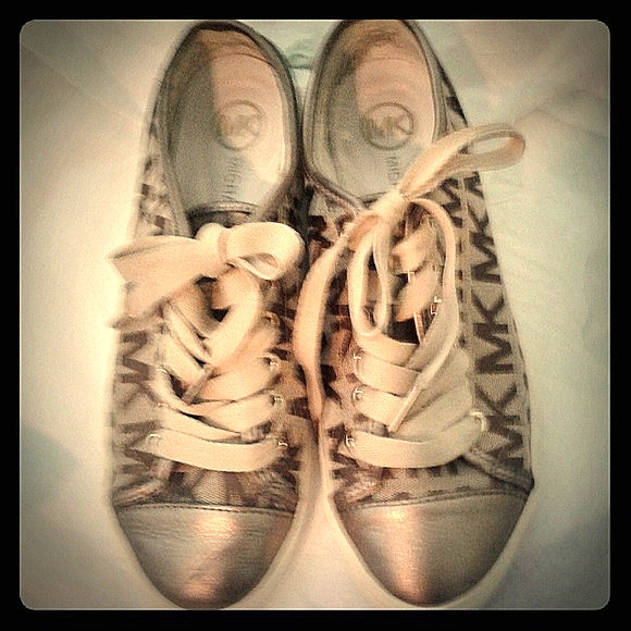 📌 FINAL PRICE 📌 👟 Michael Kors Canvas & Leather Sneakers 👟 - Picture 3 of 9